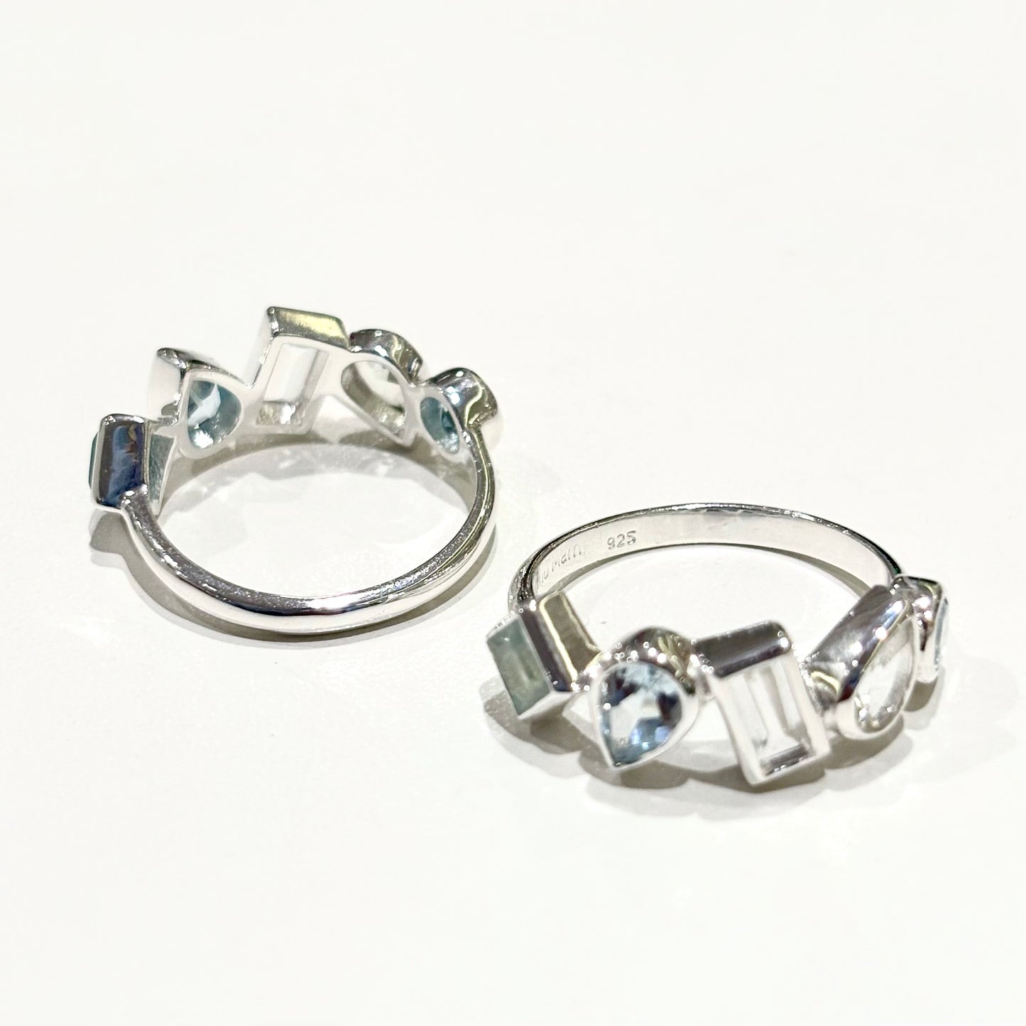 5stone ring 4