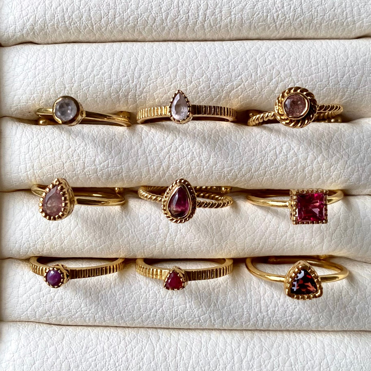 Brass petit ring〈pink/red〉