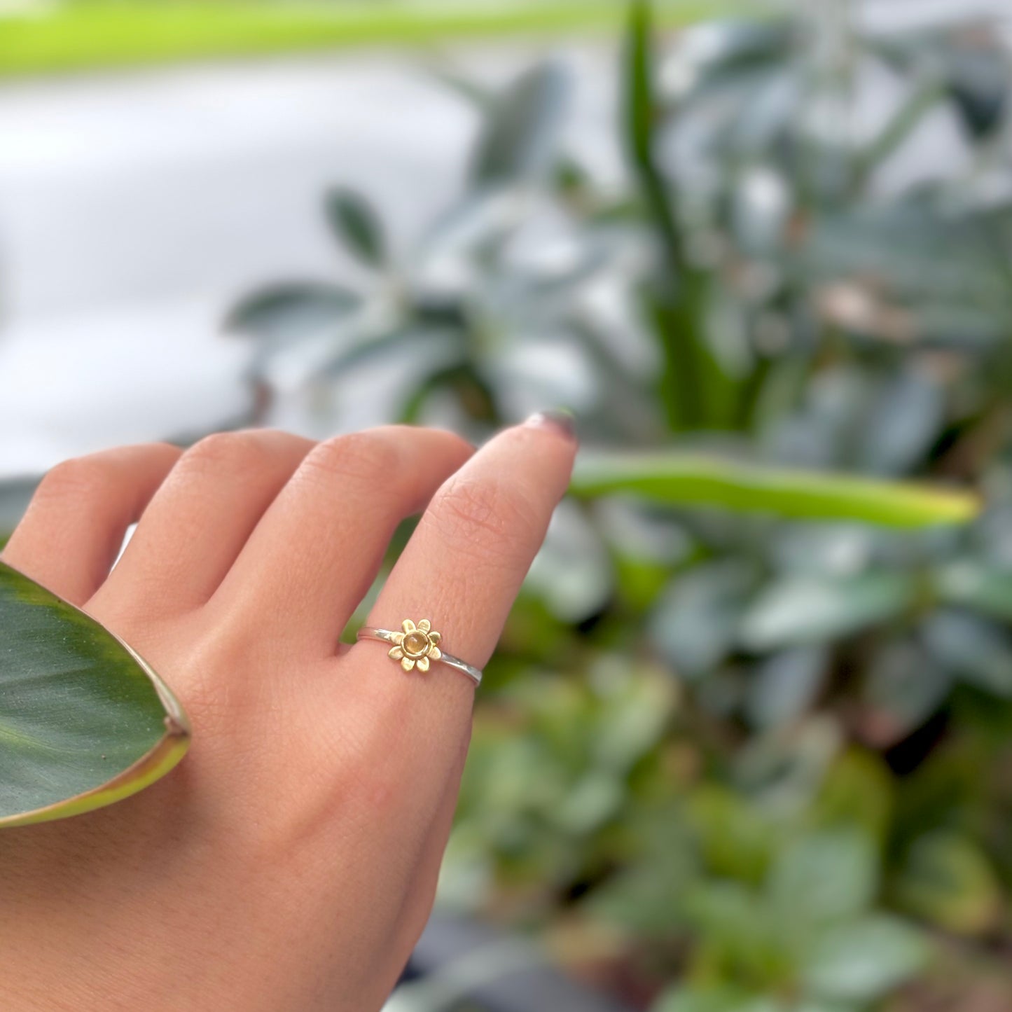 Flower design ring 18
