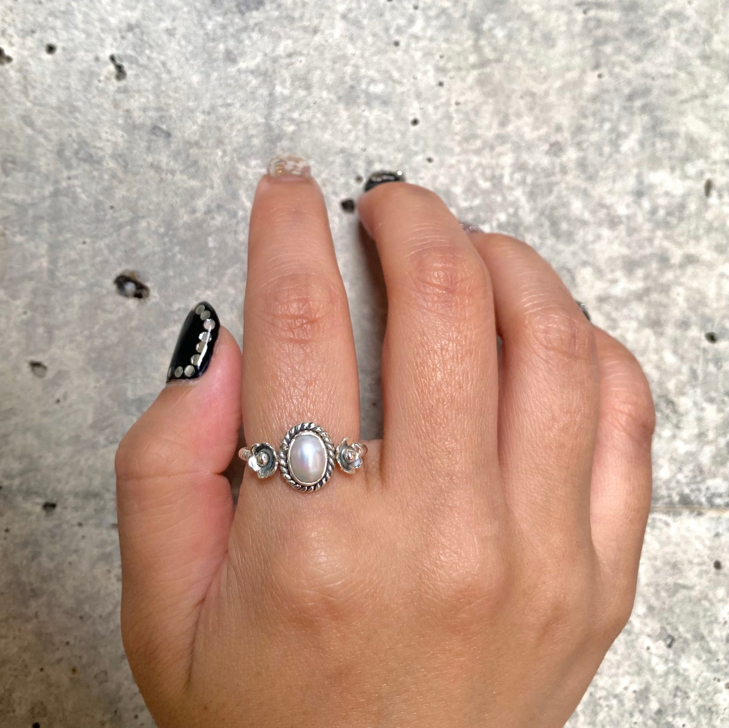Flower design ring 9