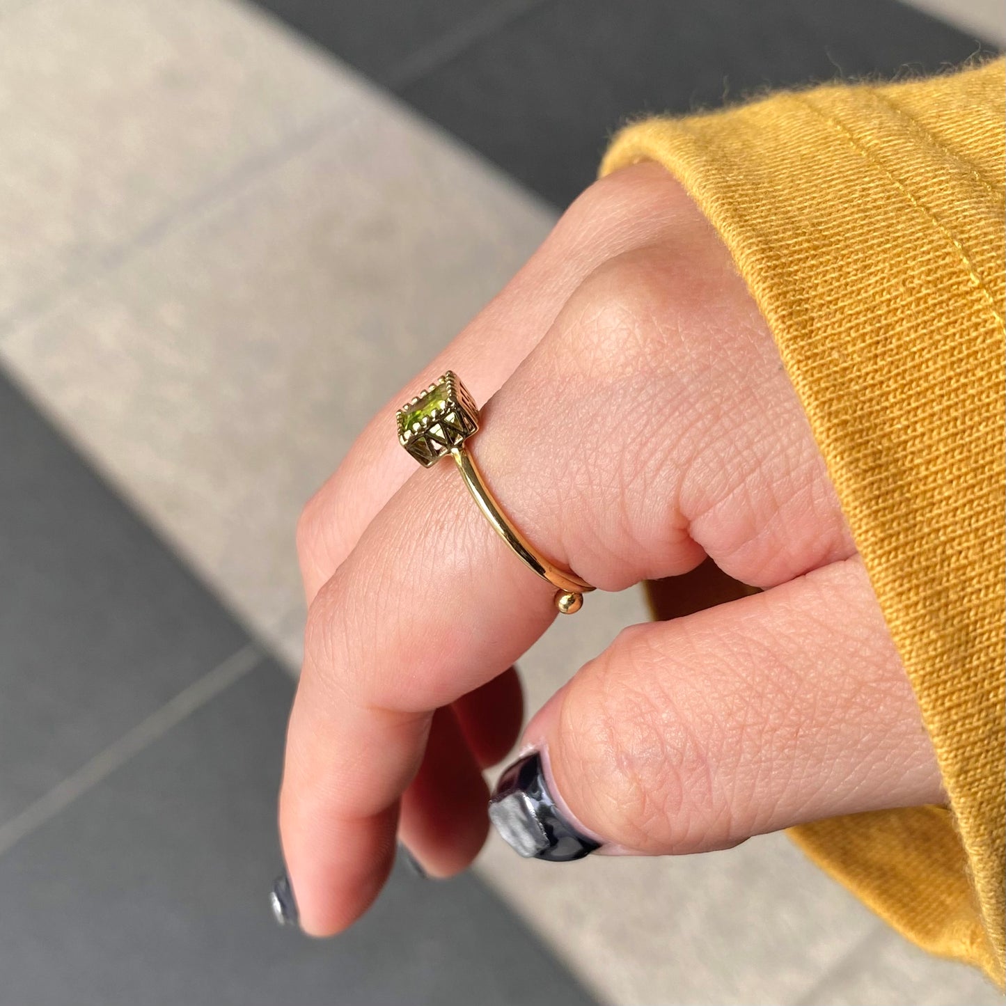 Brass petit ring〈green〉
