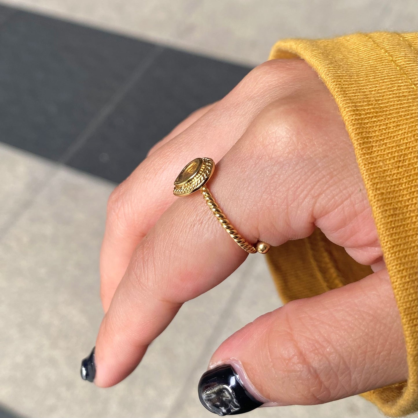Brass petit ring〈yellow〉