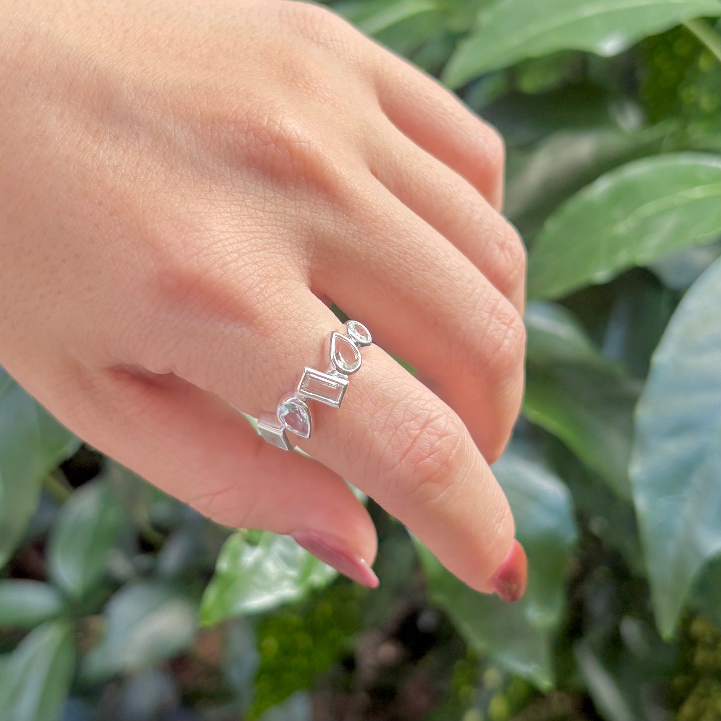 5stone ring 4