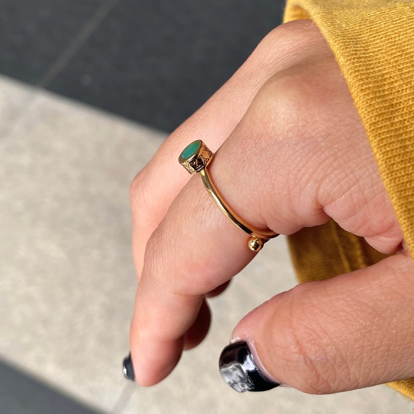Brass petit ring〈green〉
