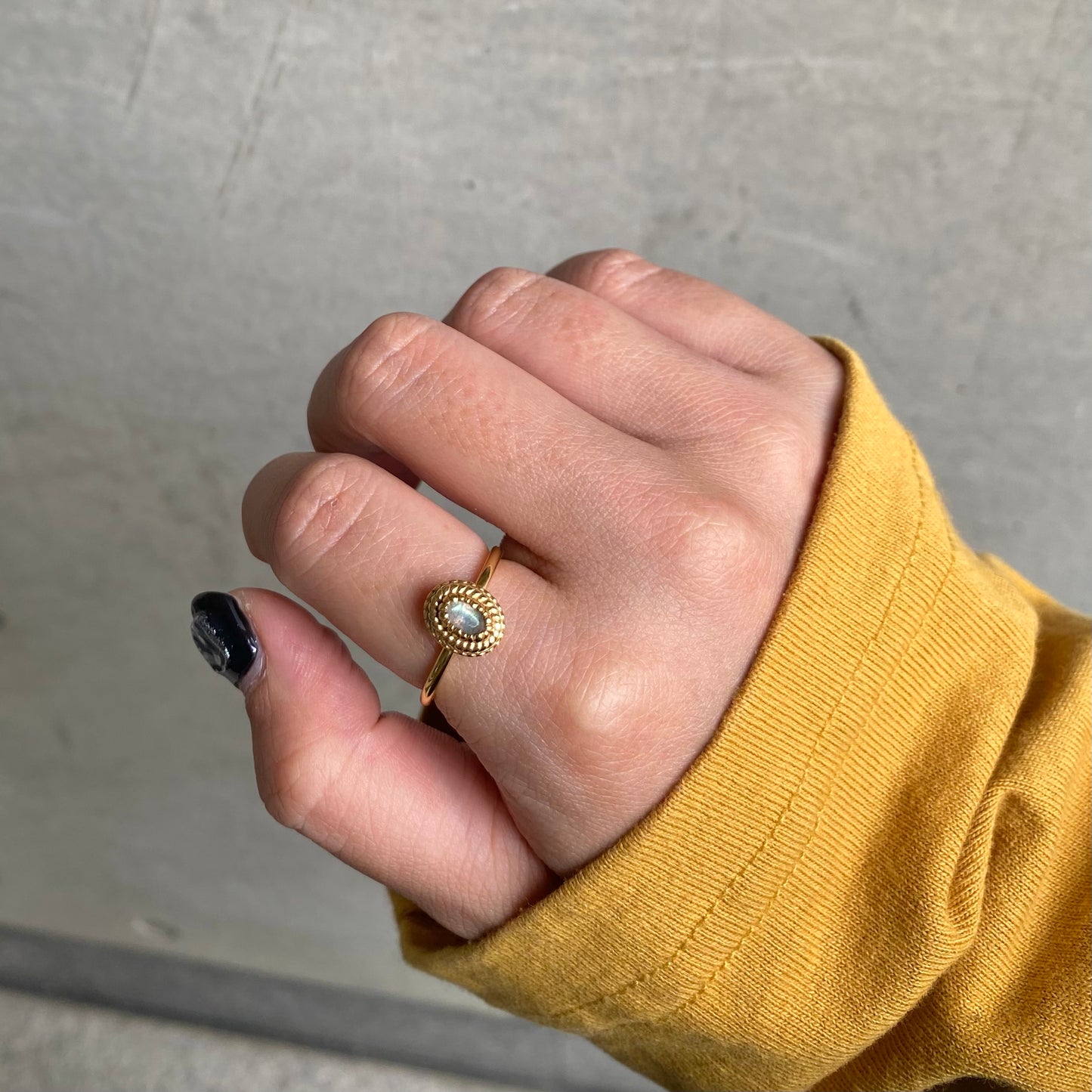 Brass petit ring〈gray/black〉