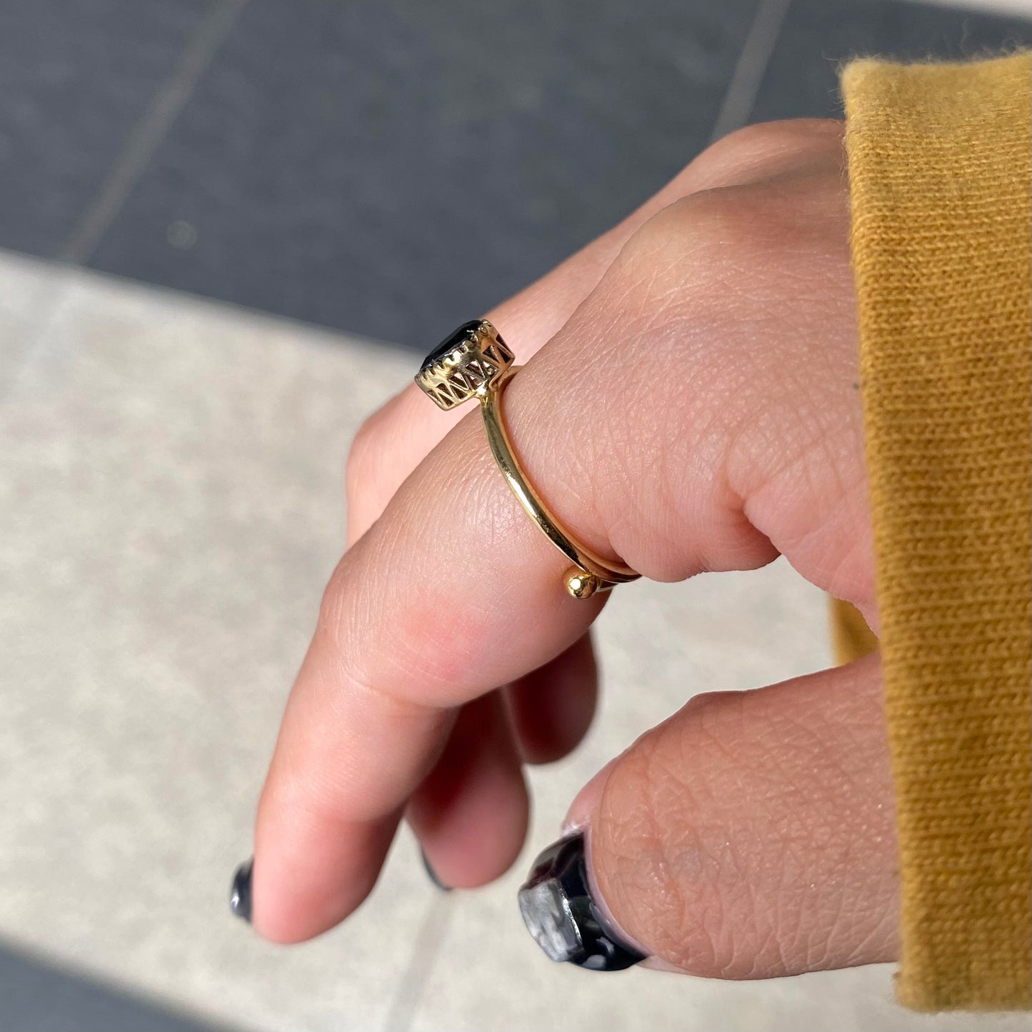 Brass petit ring〈gray/black〉