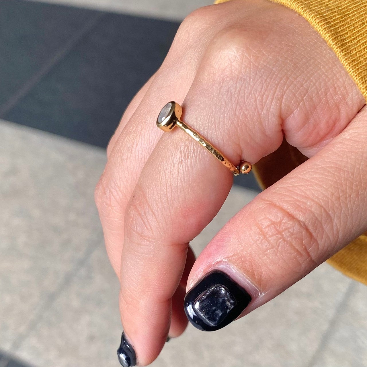 Brass petit ring〈white〉
