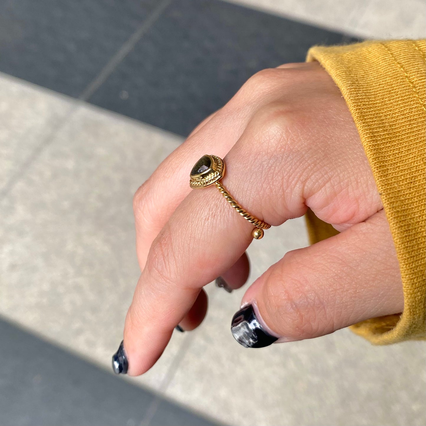 Brass petit ring〈brown〉