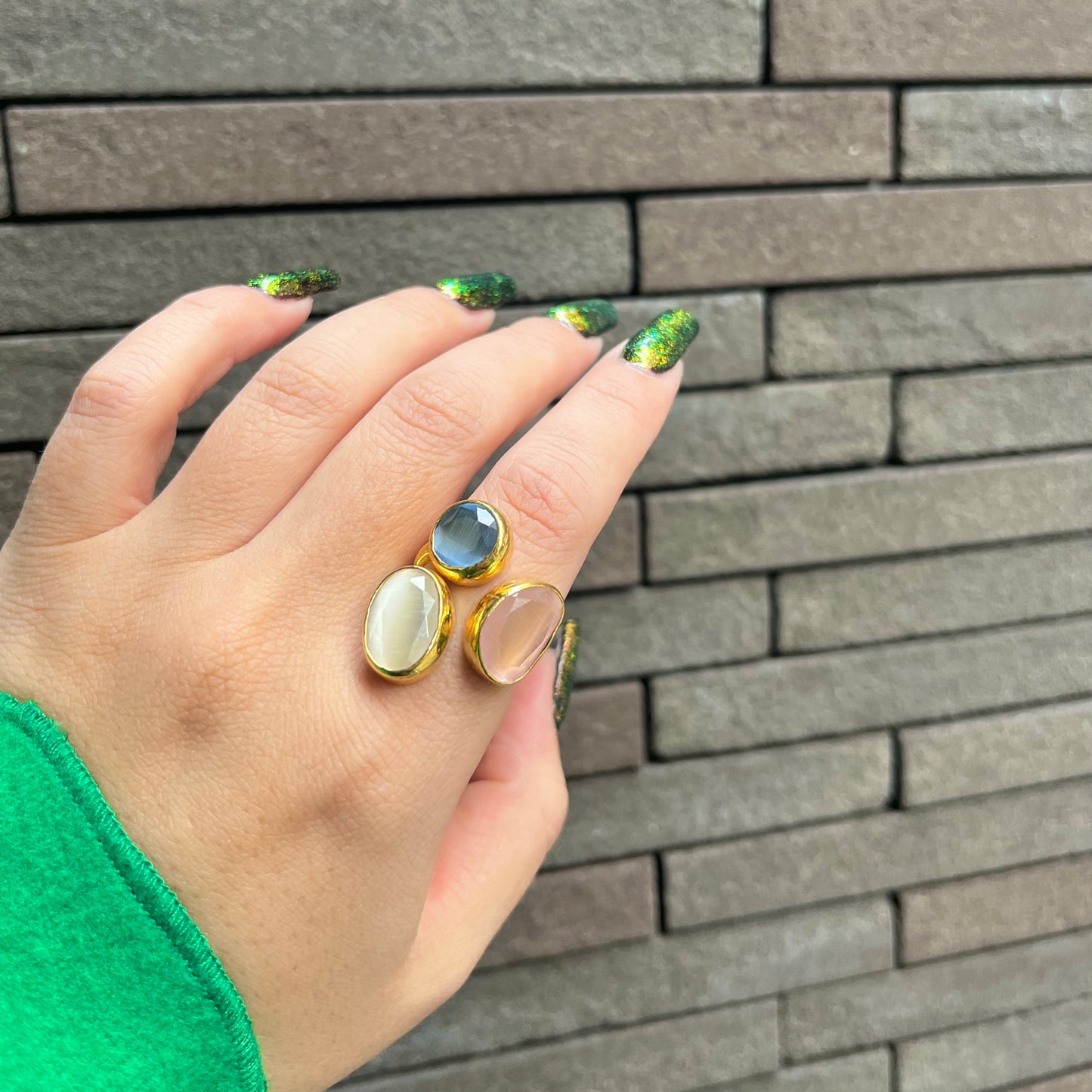 Glass 3stone ring