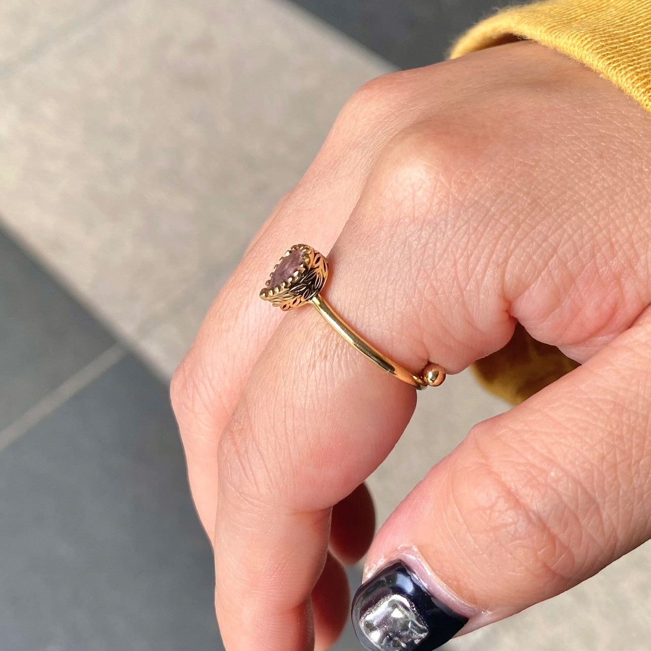Brass petit ring〈pink/red〉