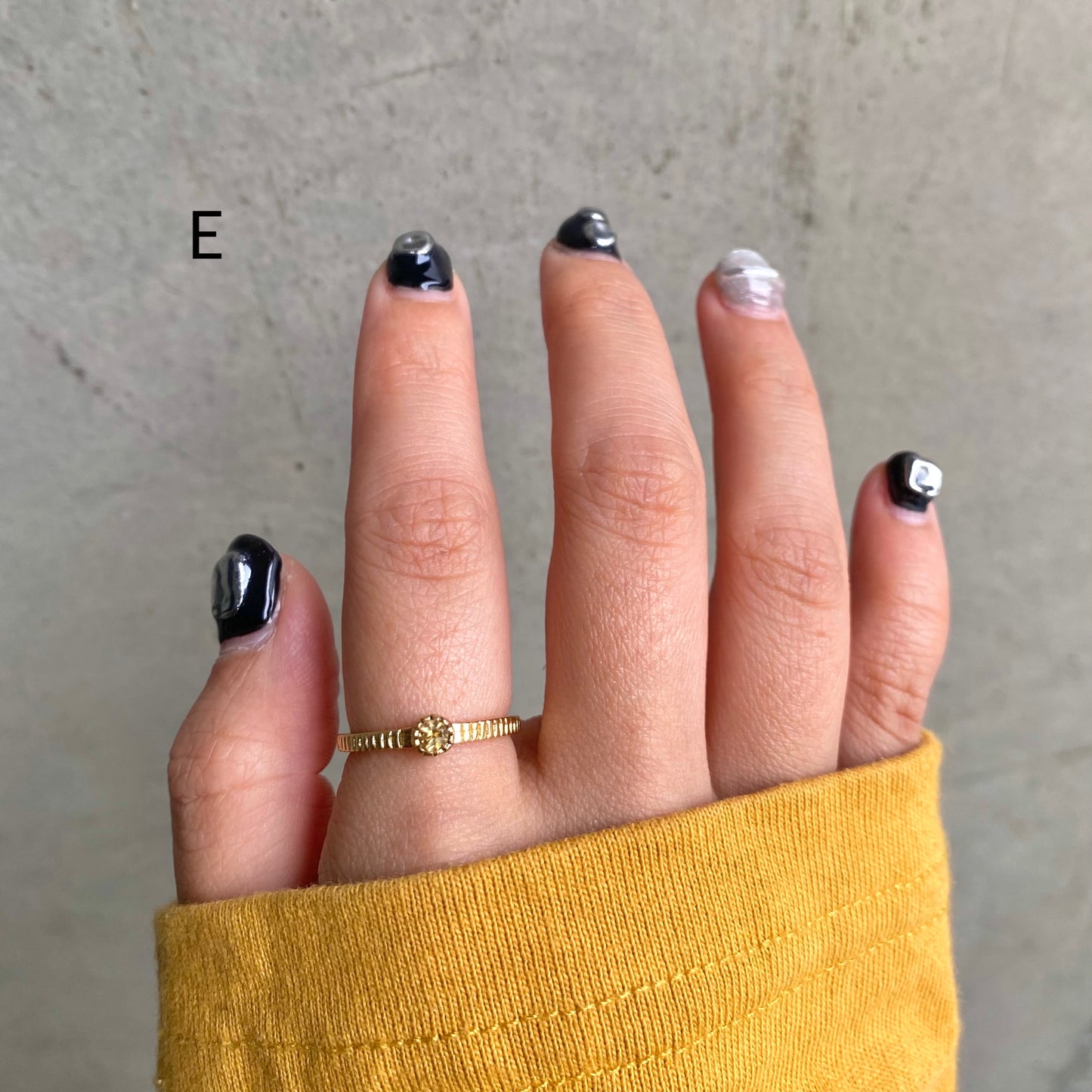 Brass petit ring〈yellow〉