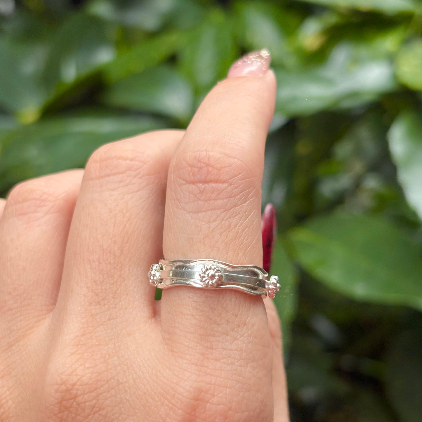 Flower rolling ring