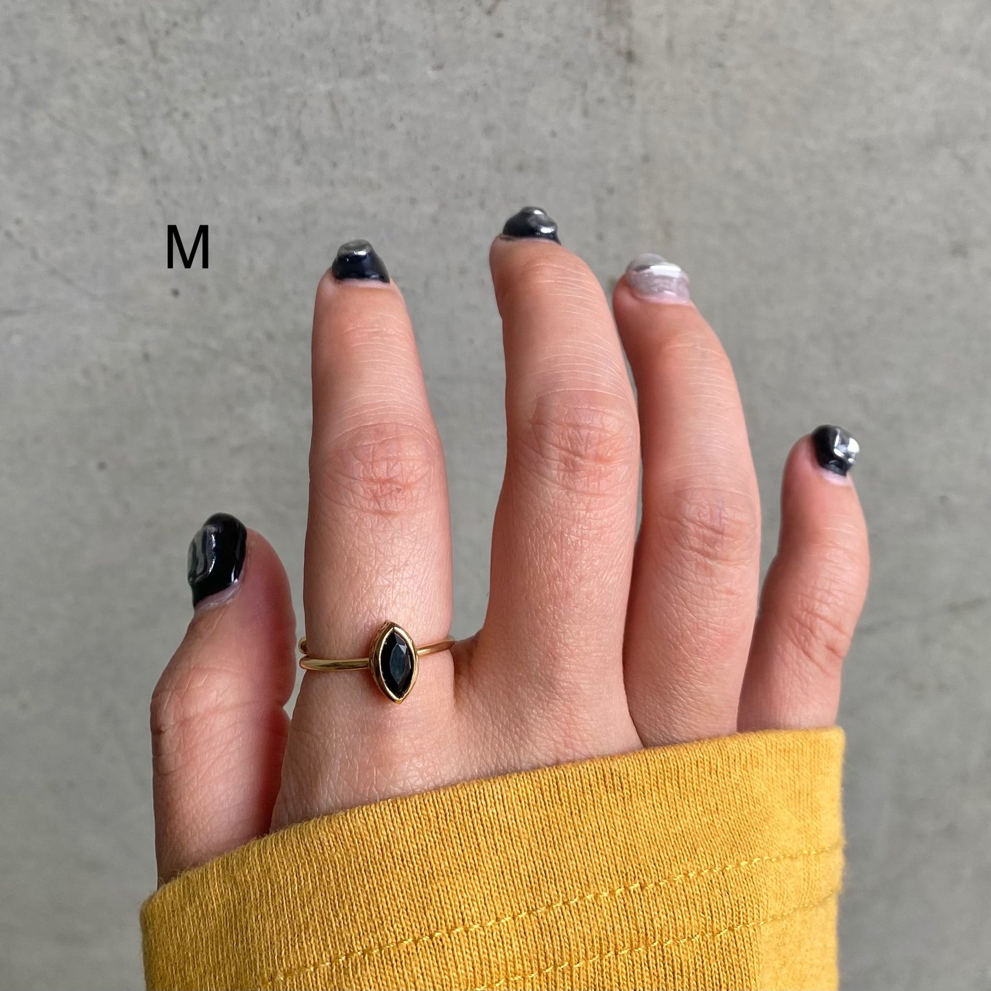 Brass petit ring〈gray/black〉