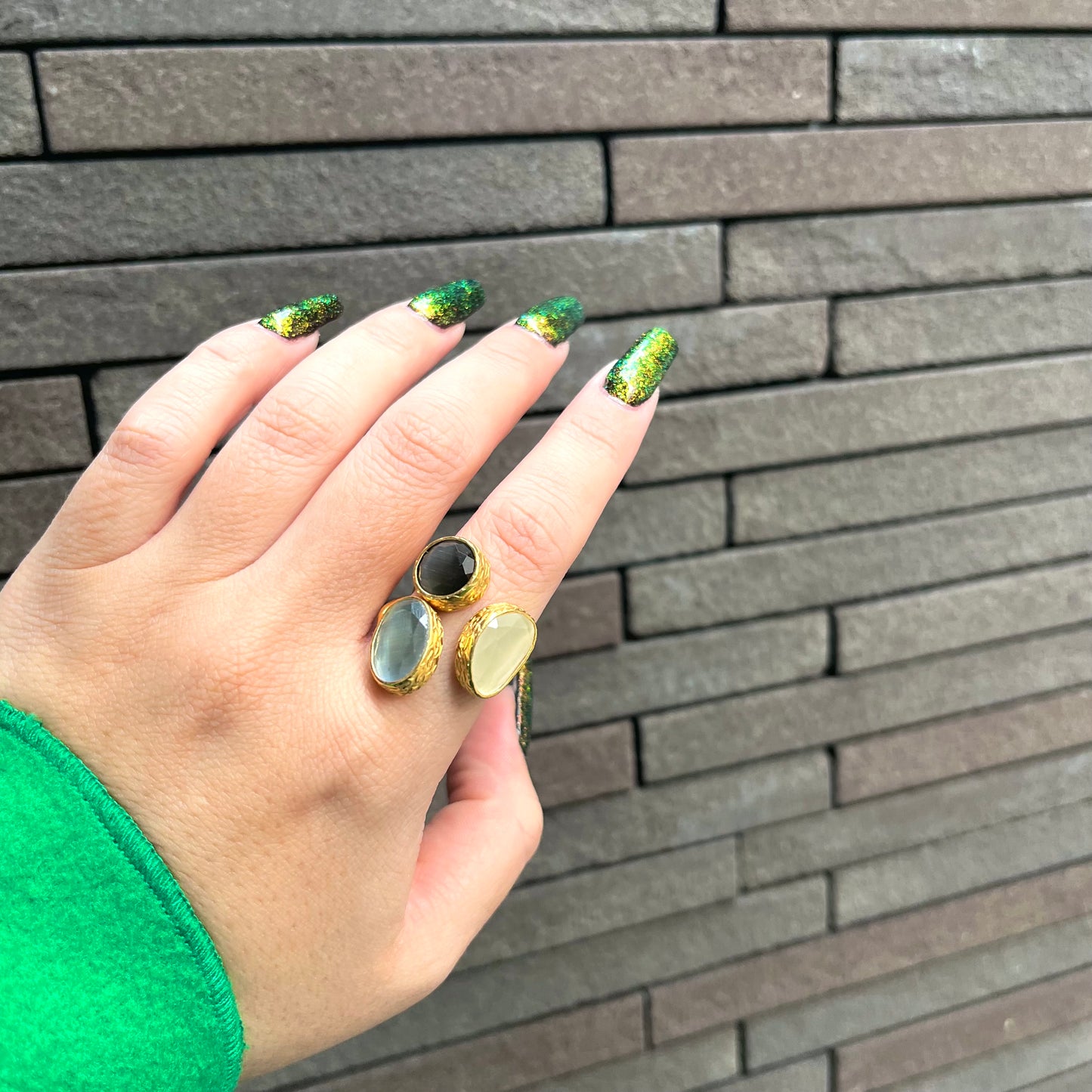Glass 3stone ring