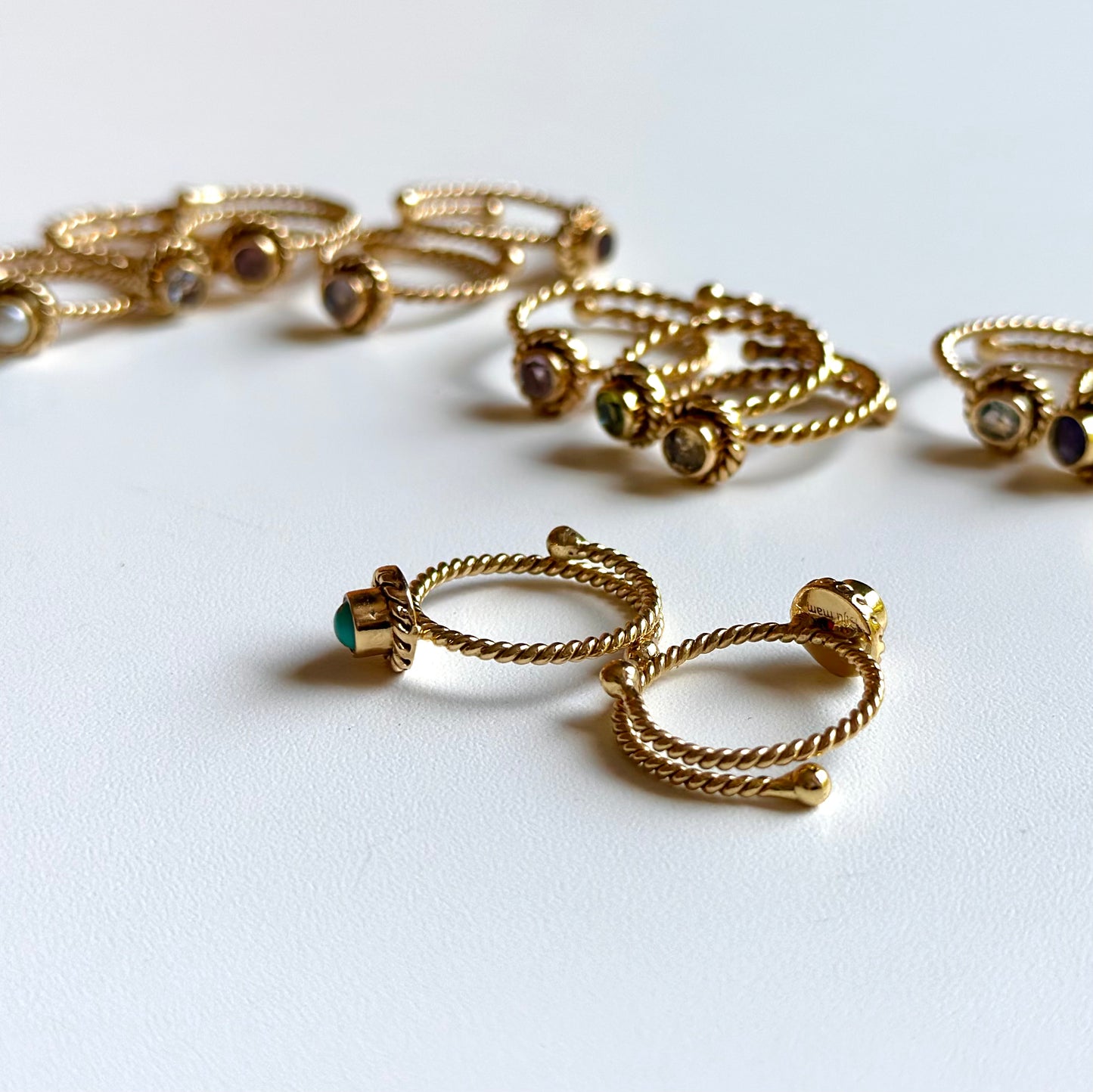 Brass petit ring〈twist 1〉