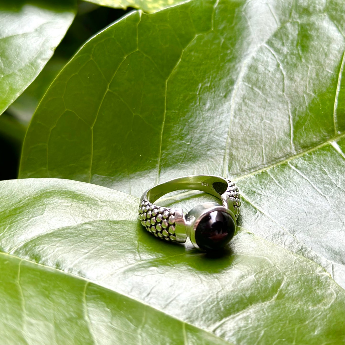 Black star ring 1