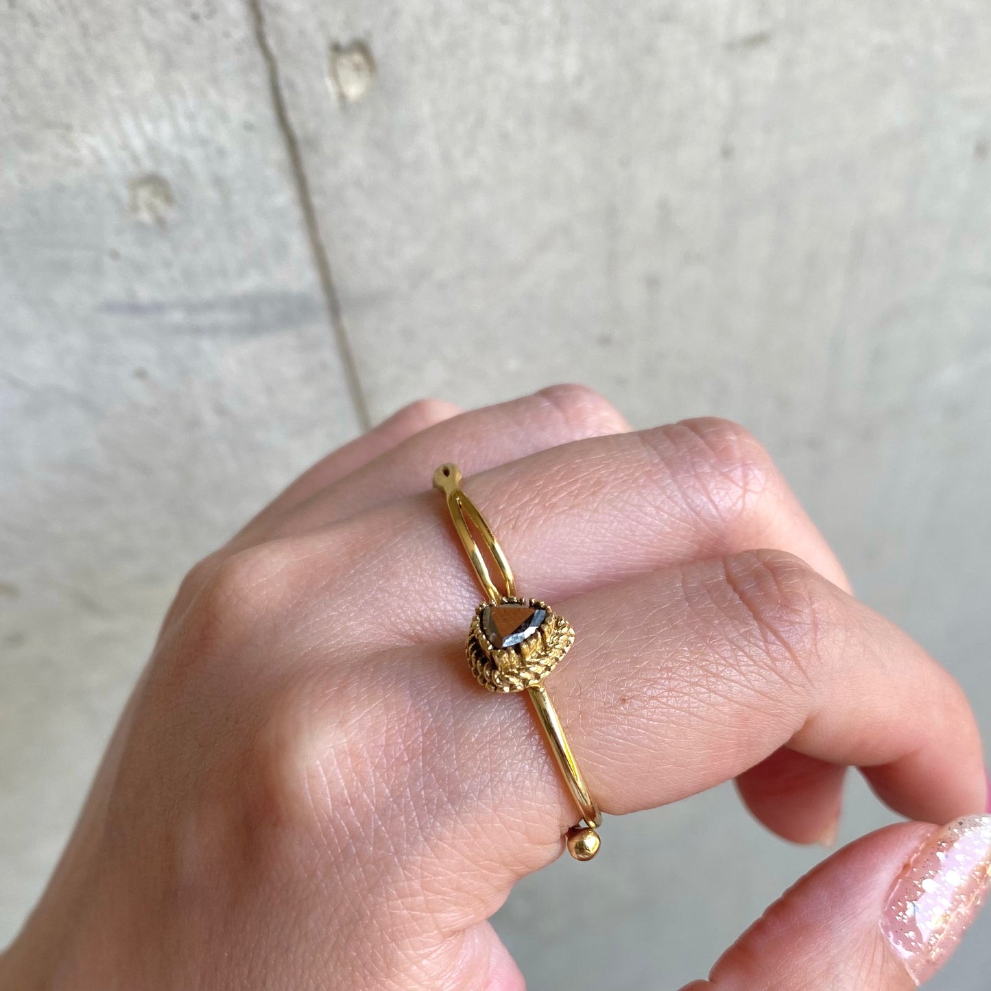 Brass petit ring〈gold/black〉