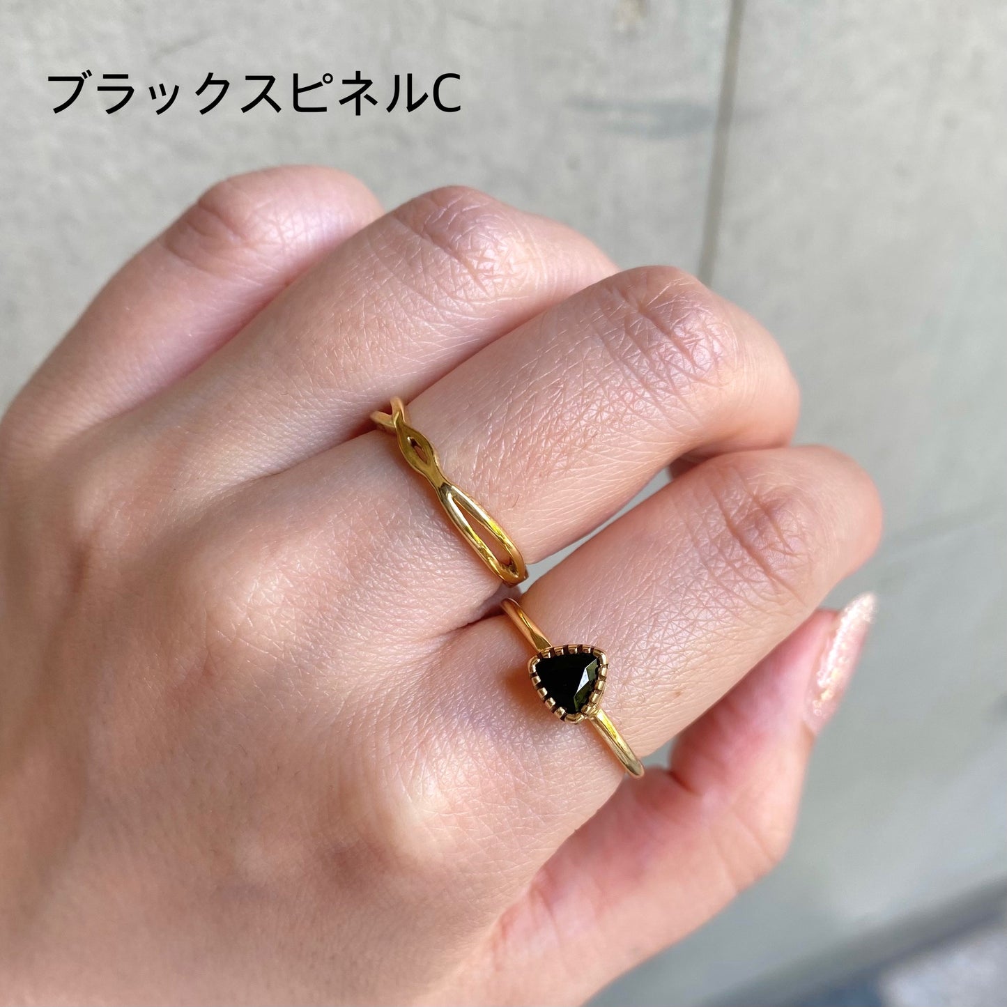 Brass petit ring〈gold/black〉