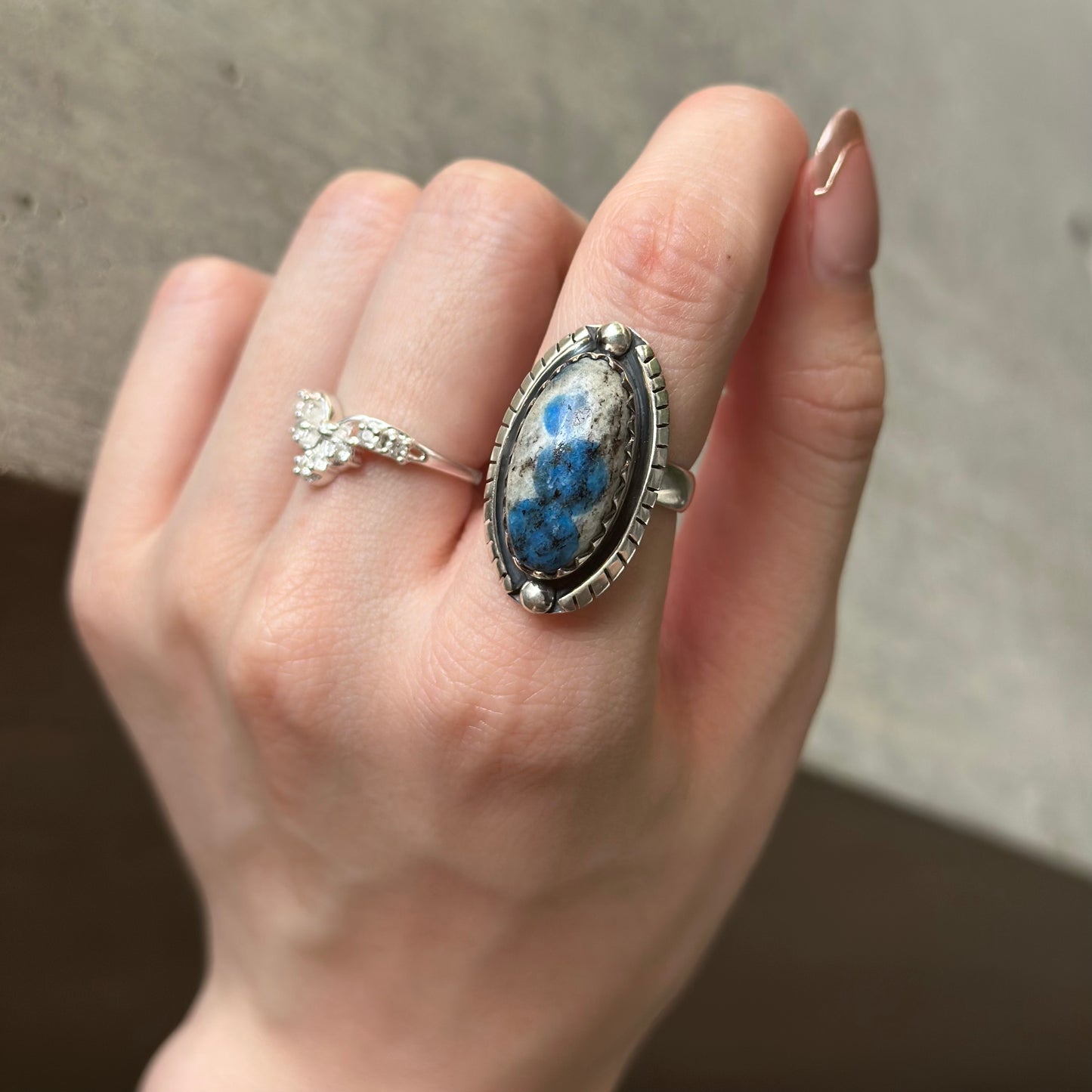 Big stone ring 1
