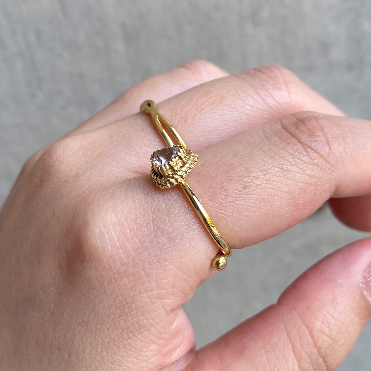 Brass petit ring 〈white/clear〉