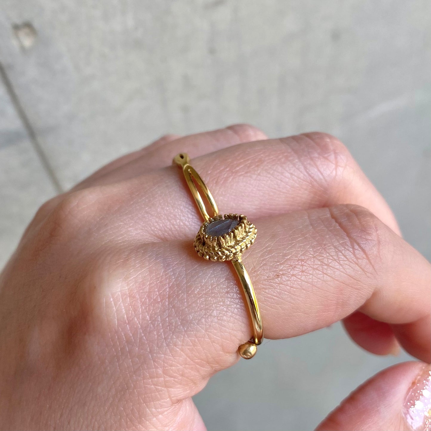 Brass petit ring〈gray〉
