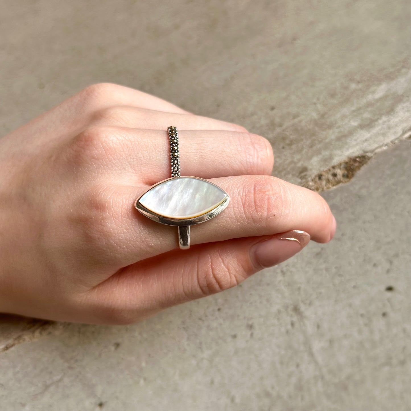 Shell design ring