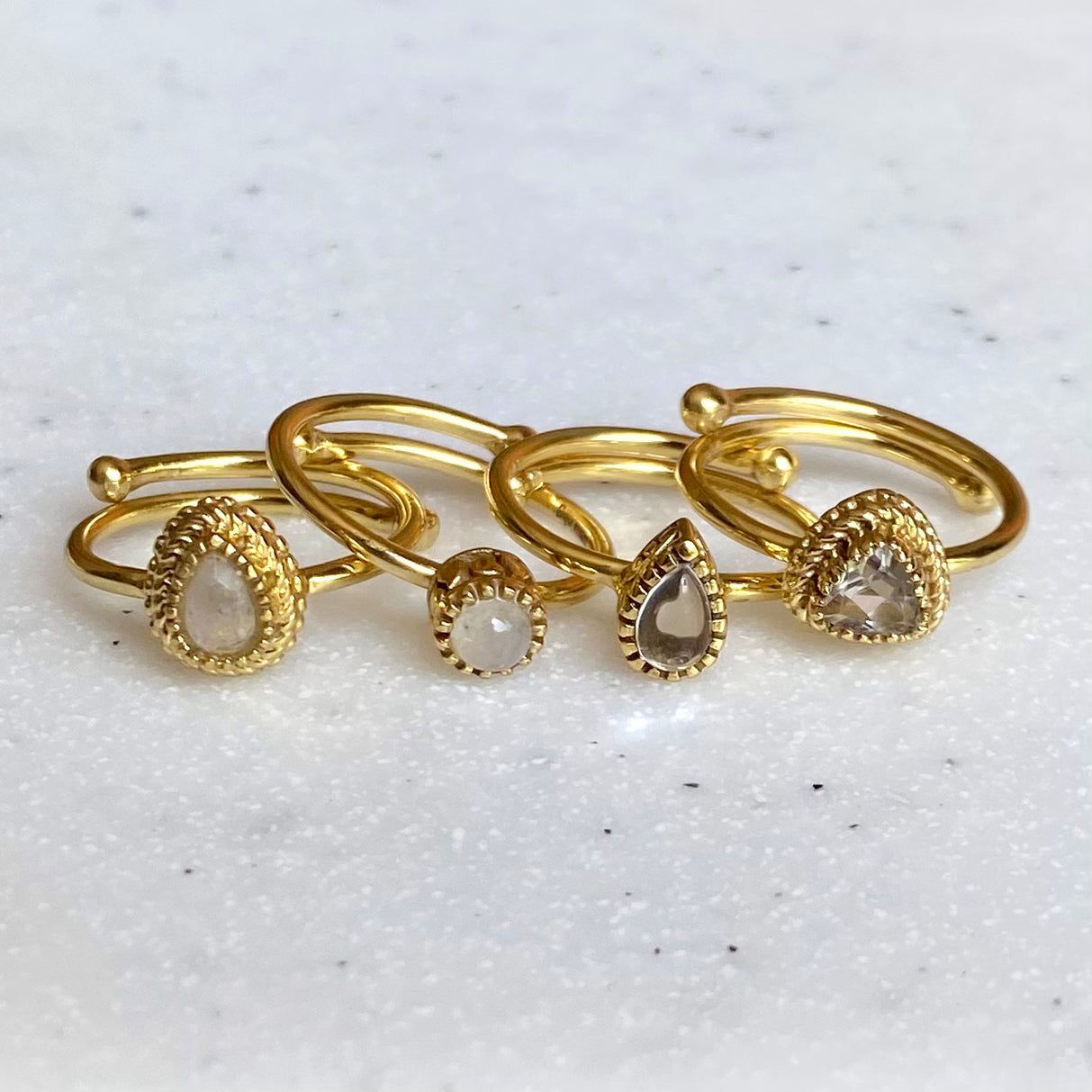 Brass petit ring 〈white/clear〉