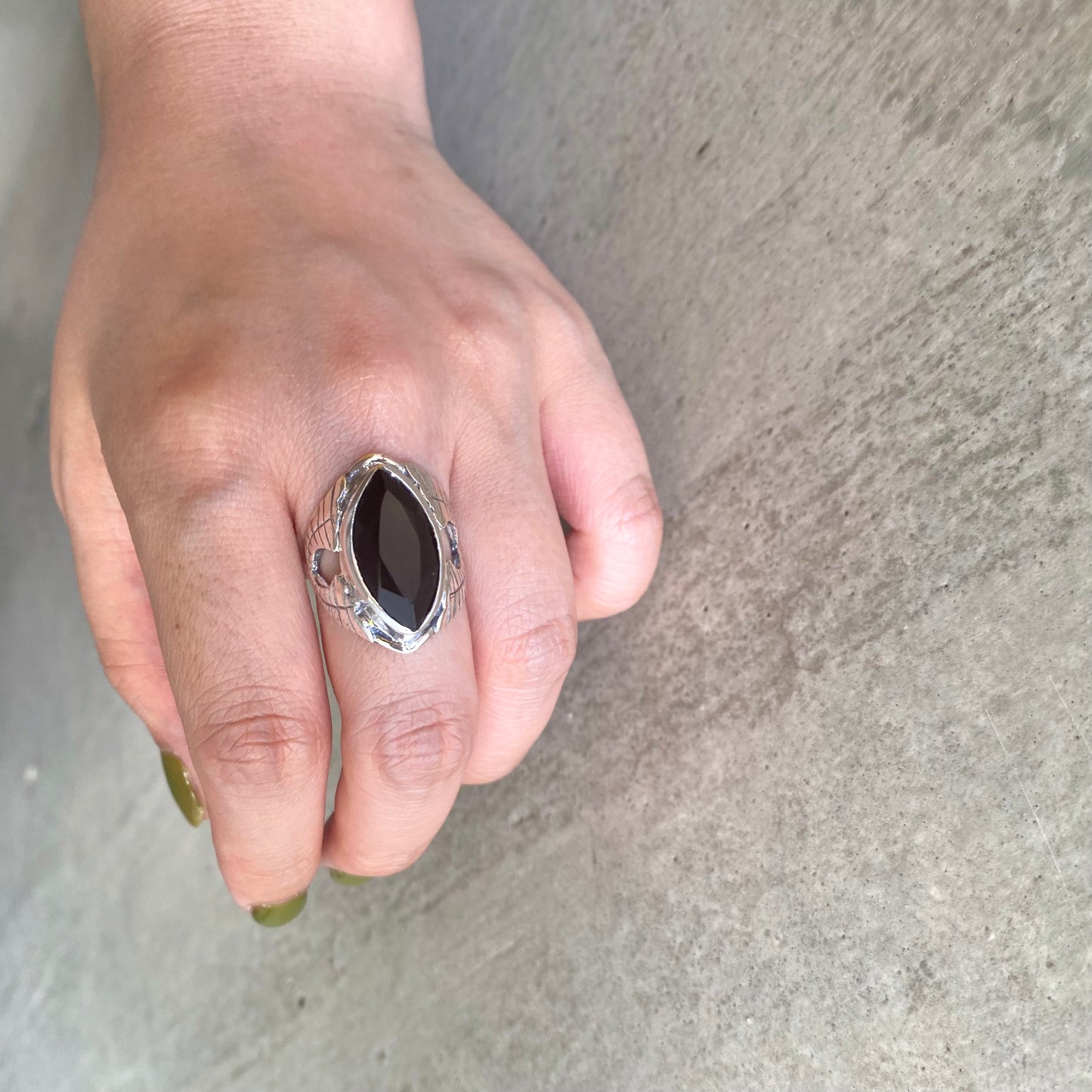 Big stone ring 3