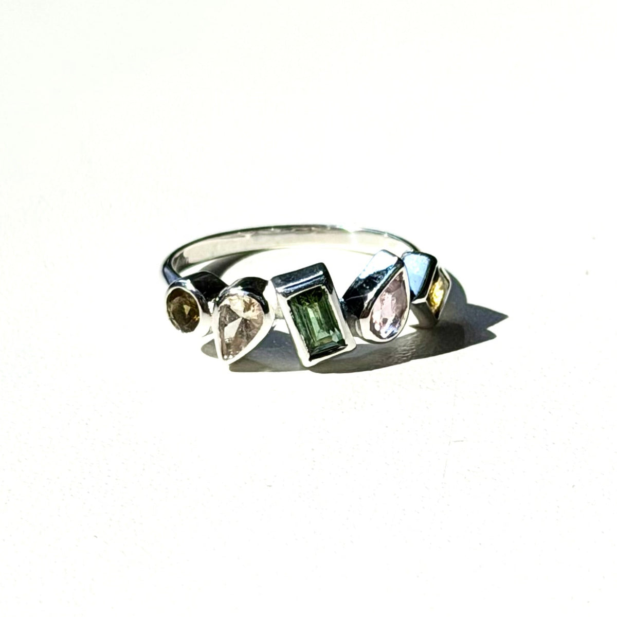 5stone ring 1