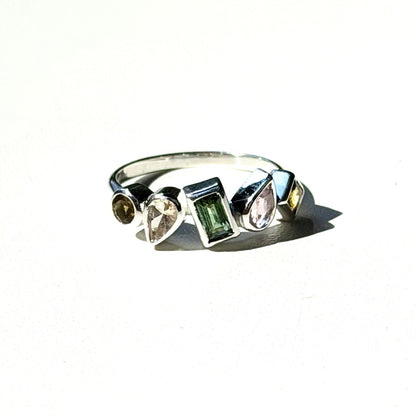 5stone ring 1