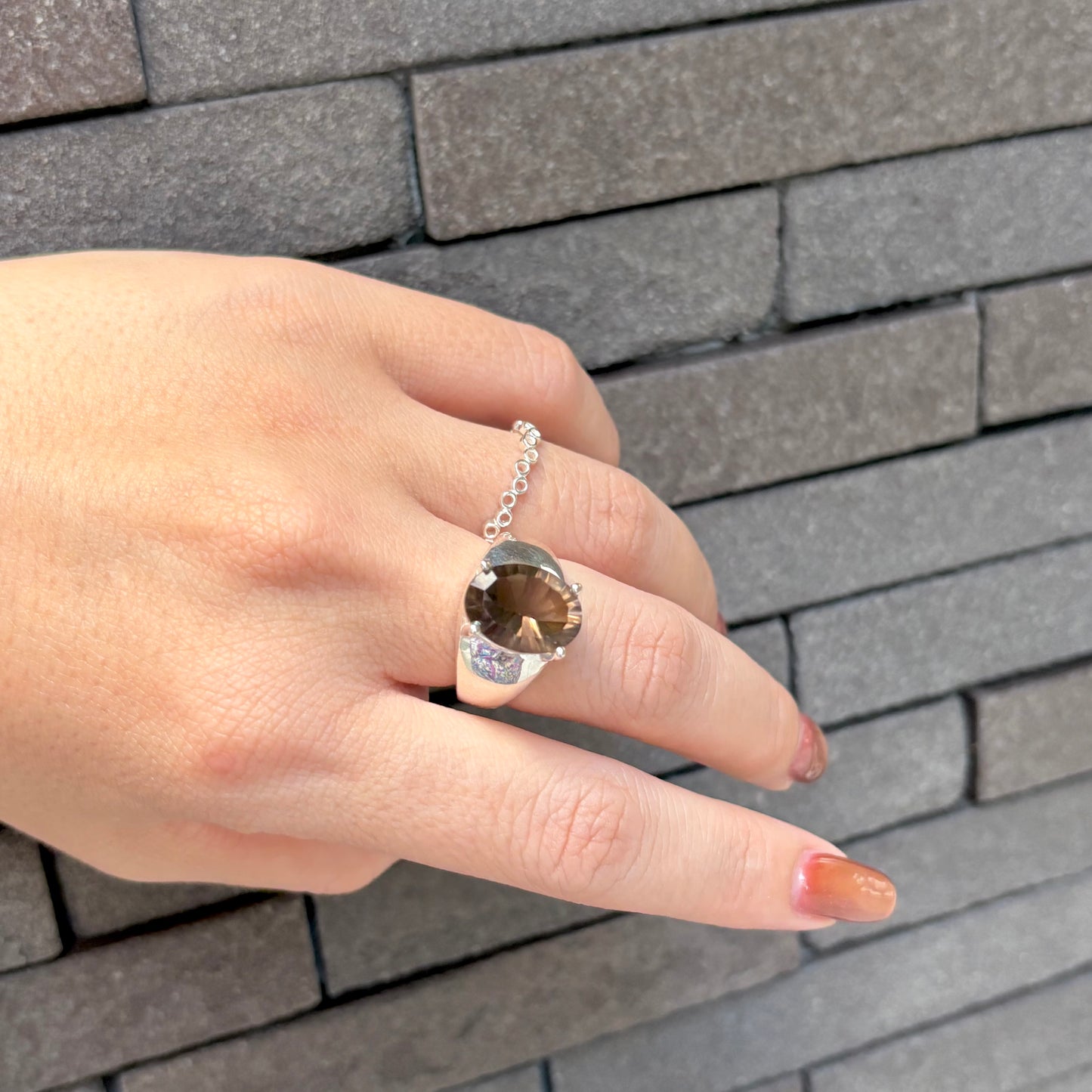 Concave cut ring