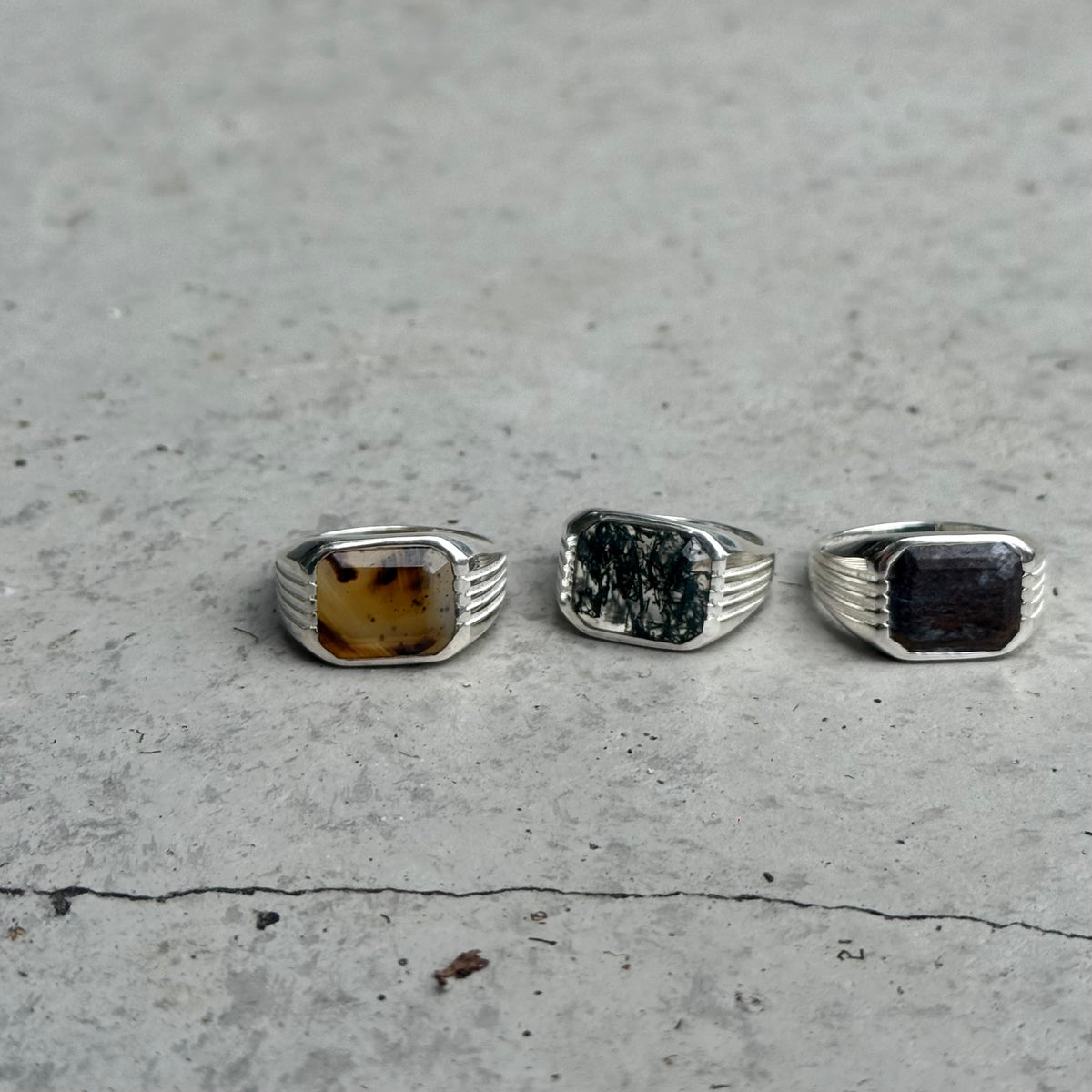 Square design ring 3