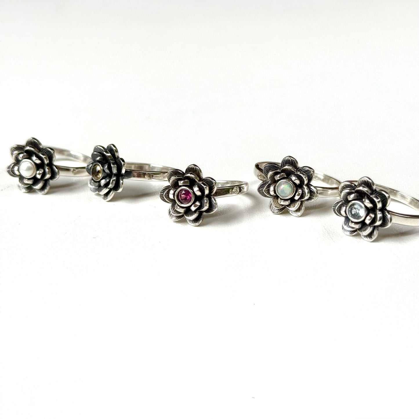 Flower design ring 10