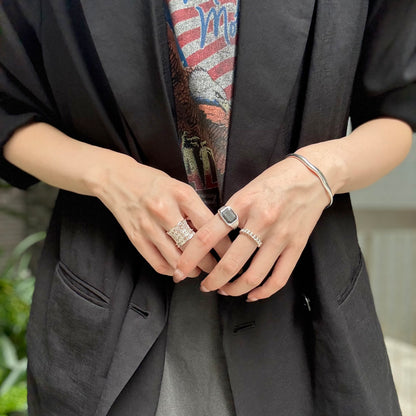 Square design ring 3