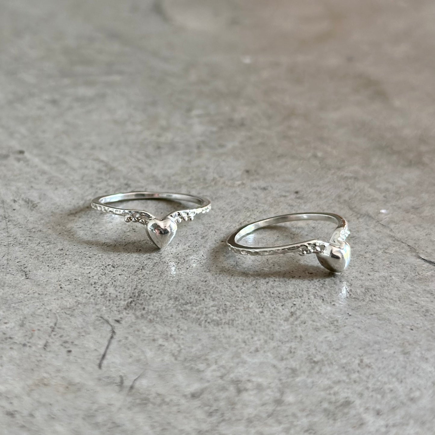 Heart plain ring 24