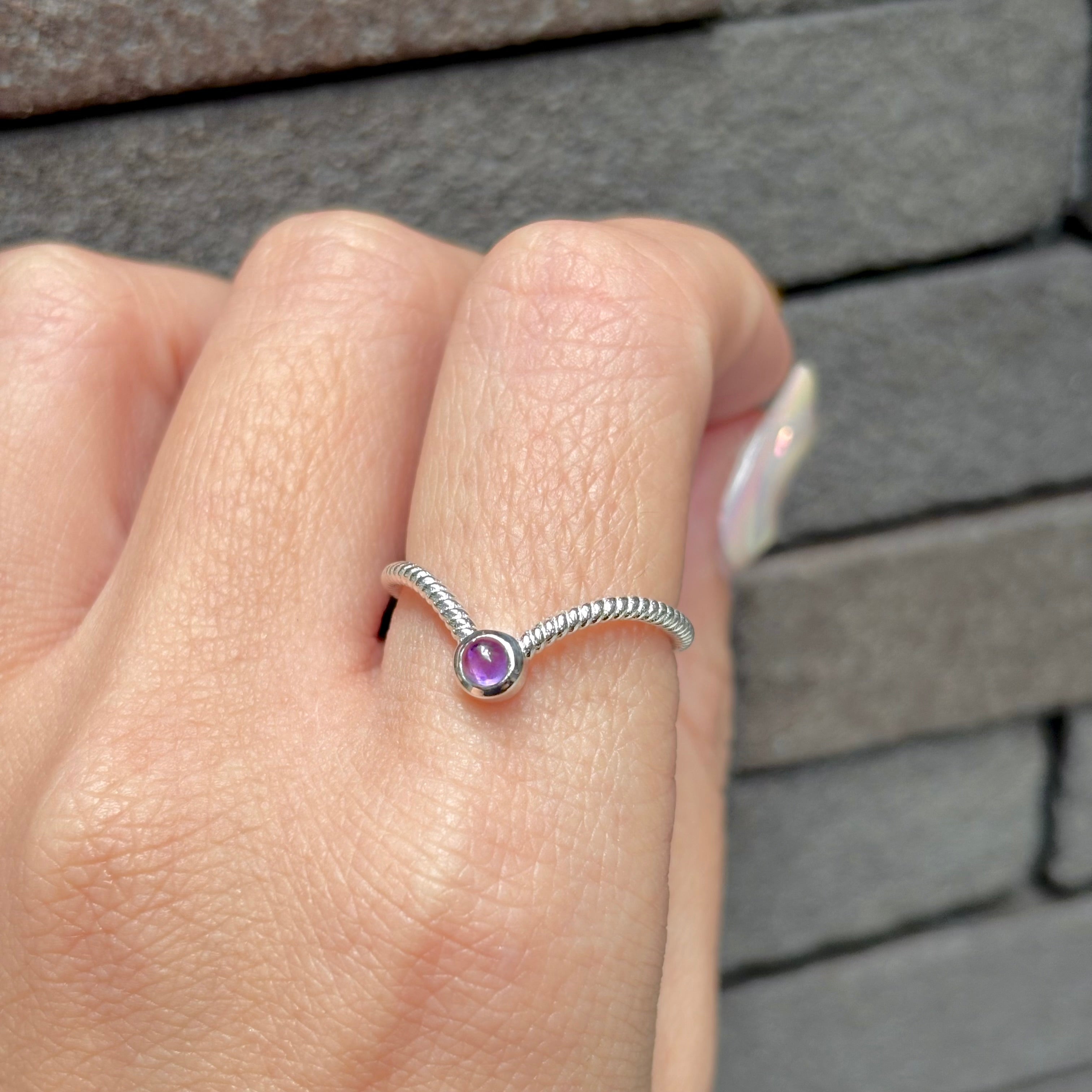 V design ring 2 – Biju mam