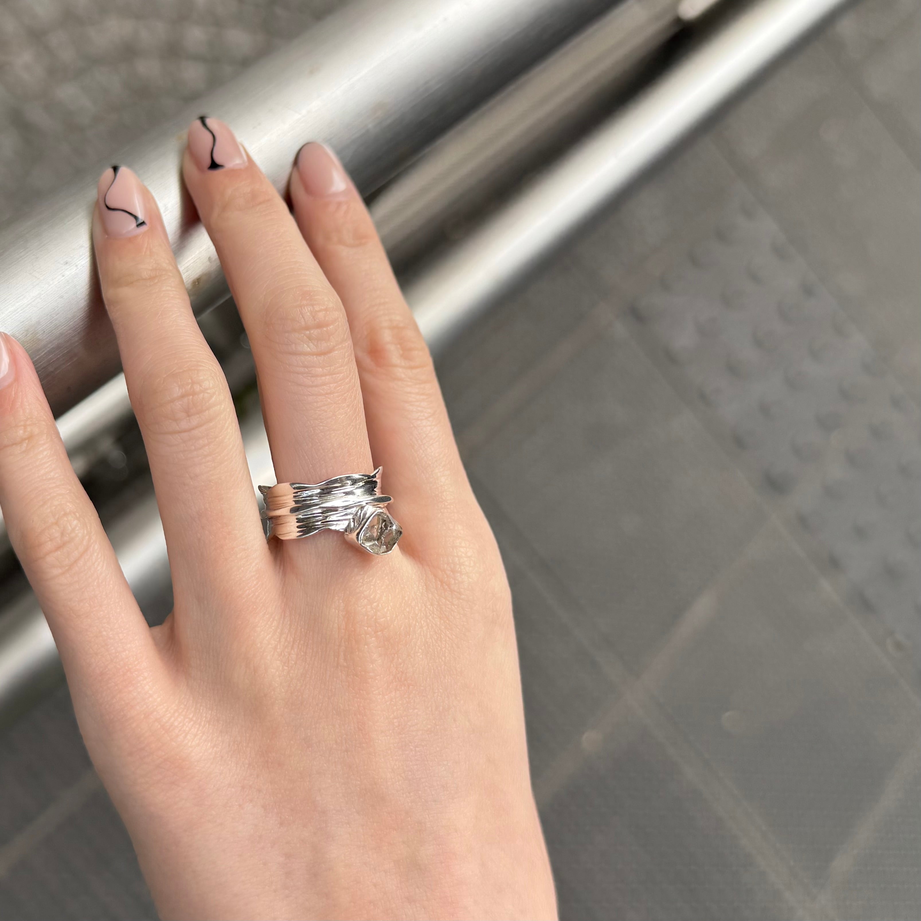 Herkimer diamond rolling ring – Biju mam