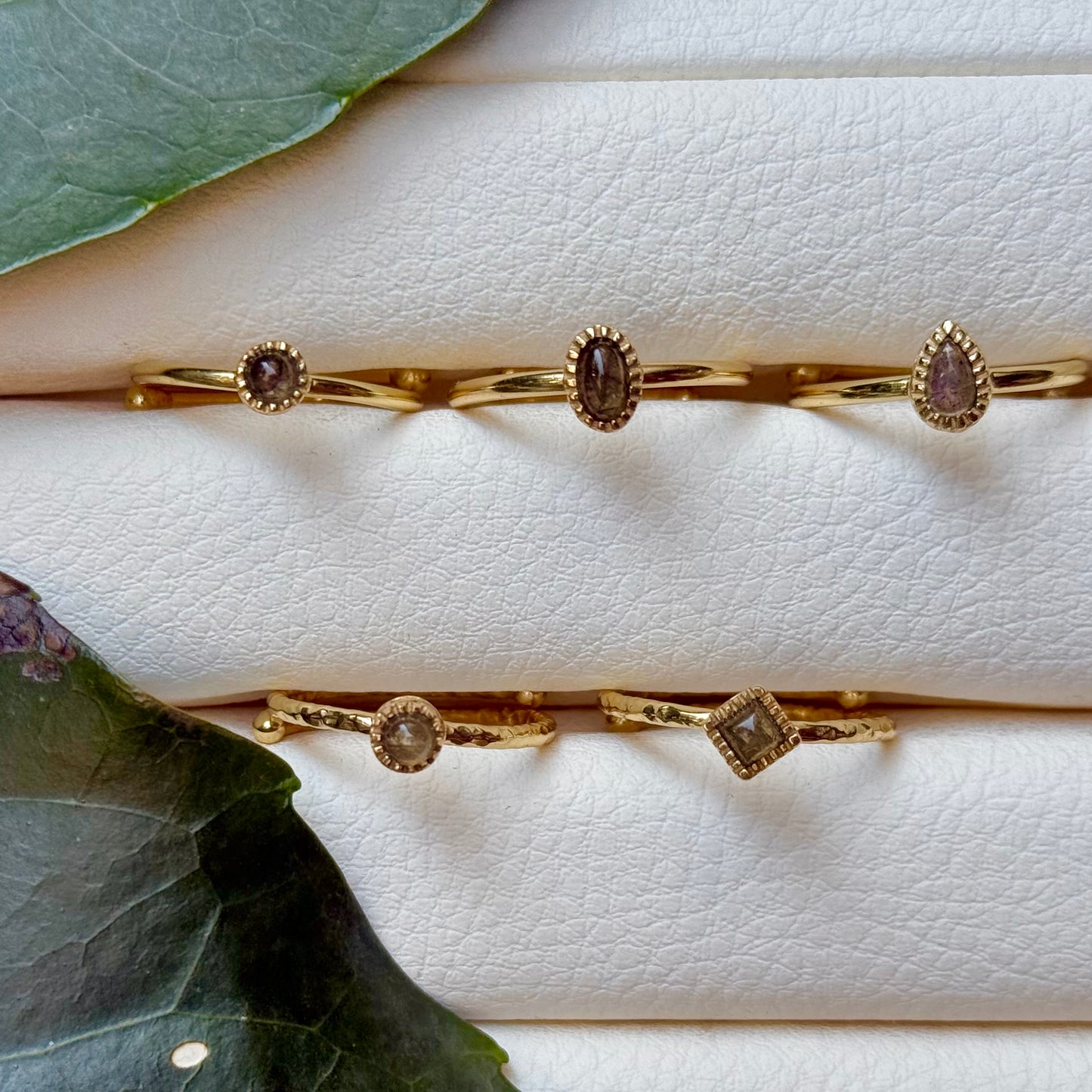 Brass petit ring〈Purple Labradorite〉