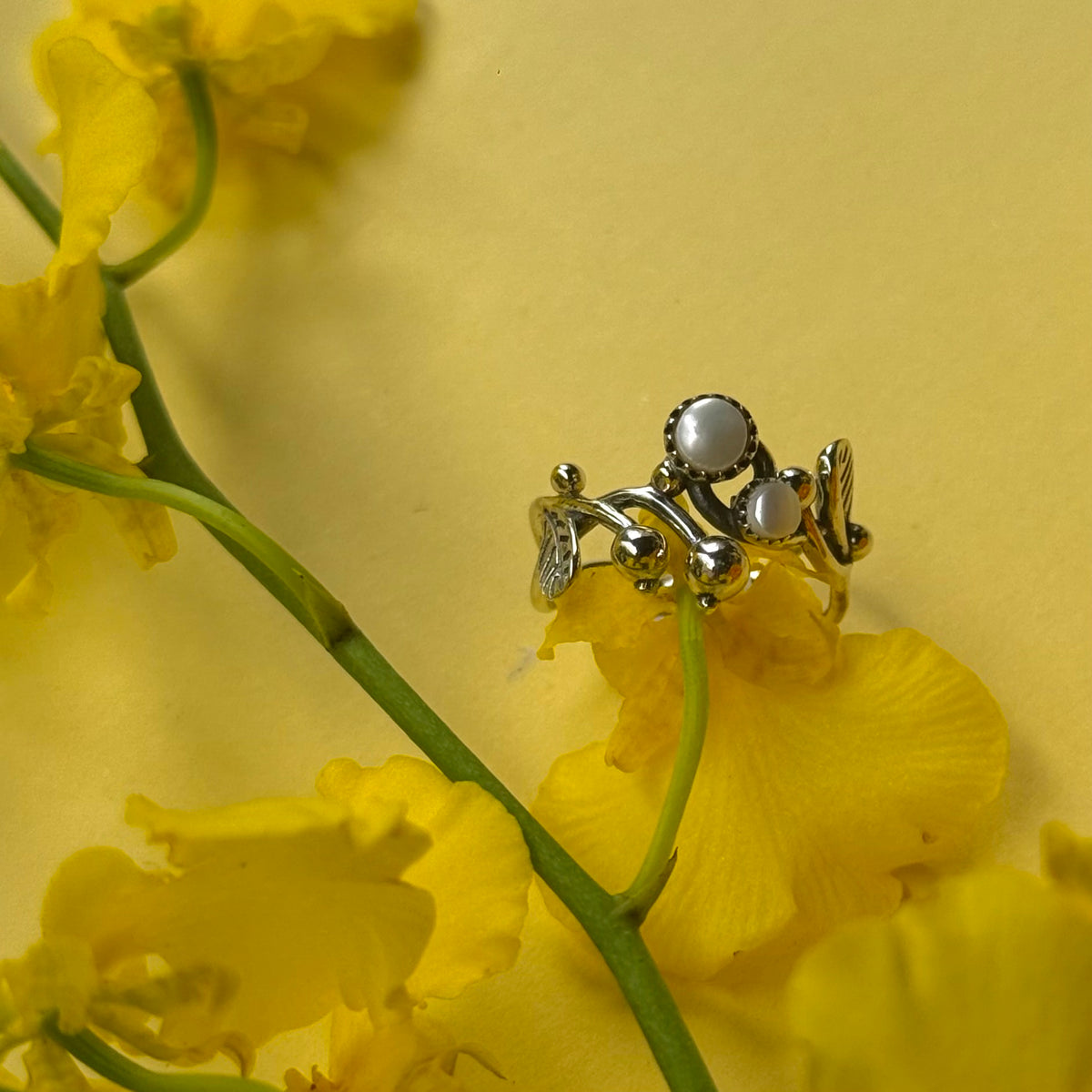 Pearl design ring 10