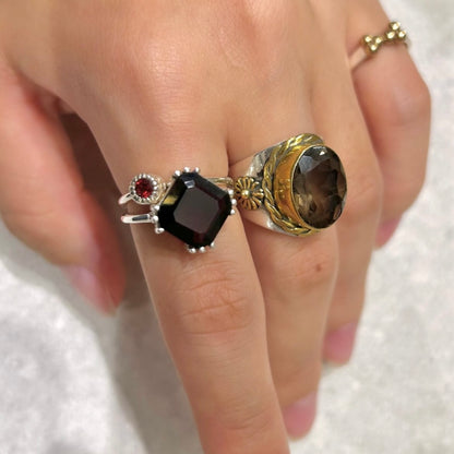 Square design ring 1