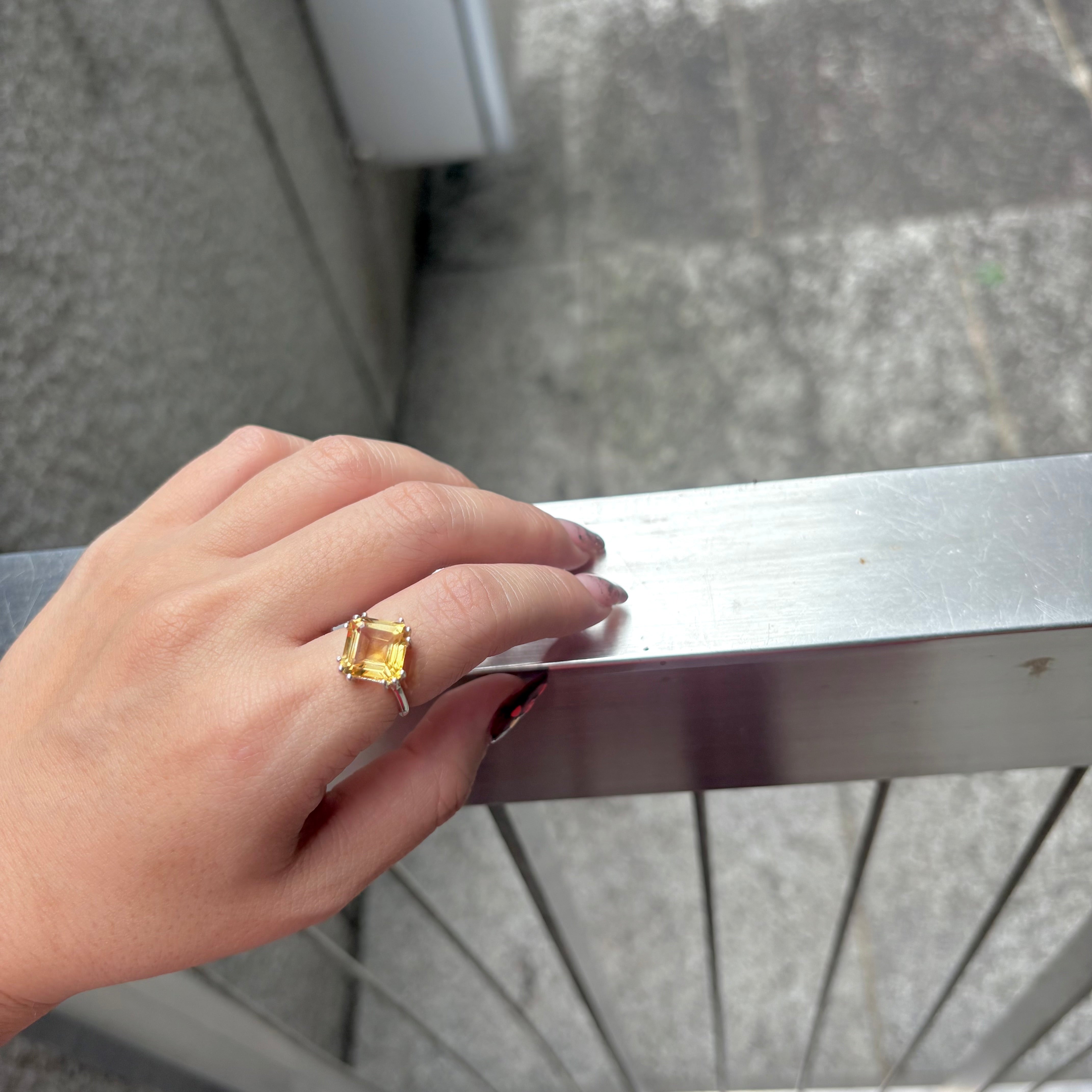 Square design ring 1 – Biju mam
