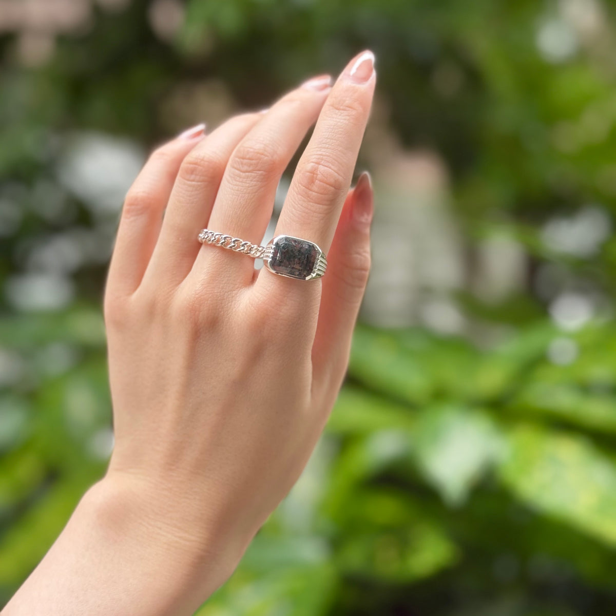 Square design ring 3