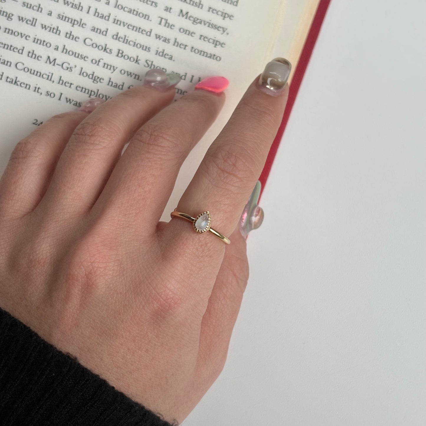 Brass petit ring 〈Rainbow moon stone〉
