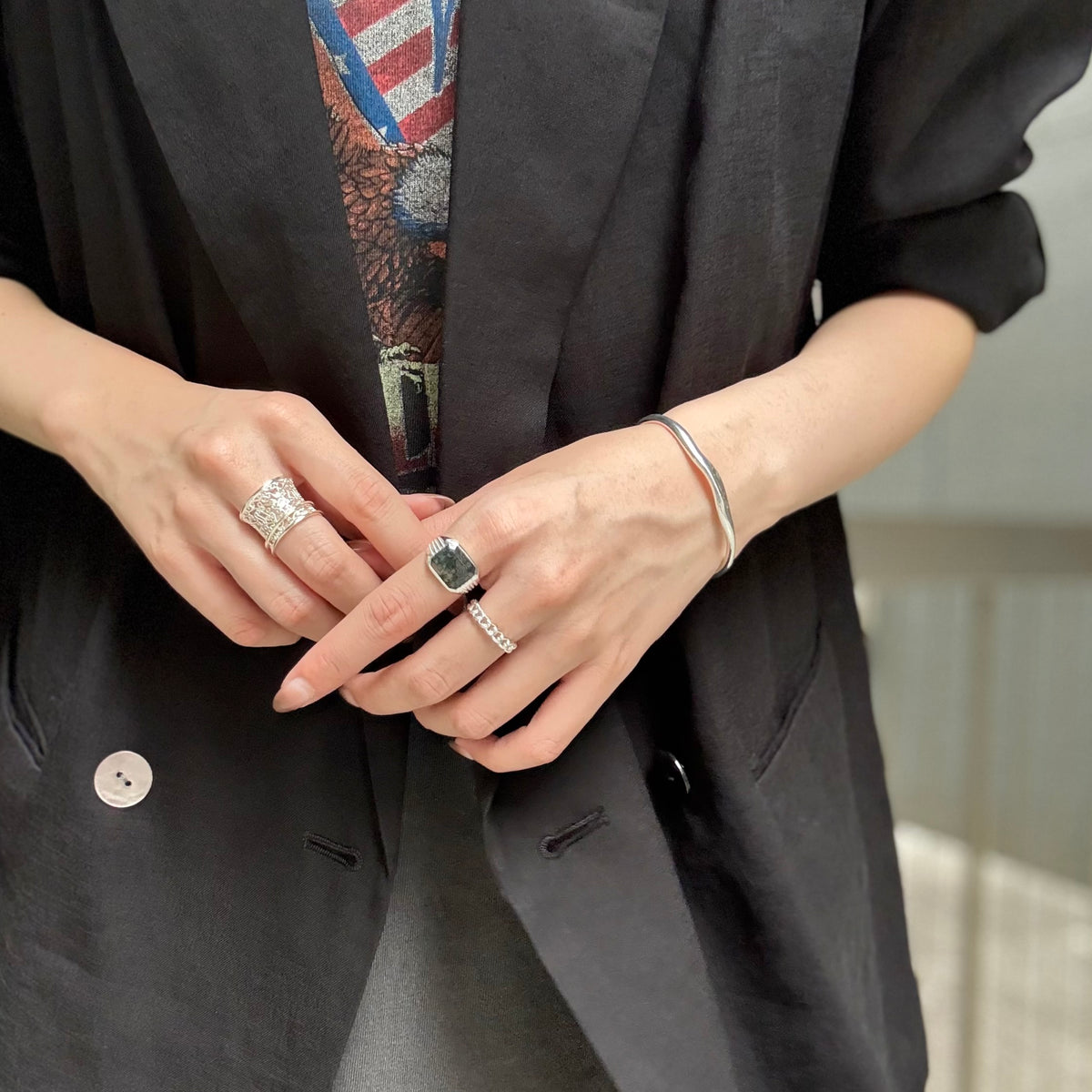 Square design ring 3