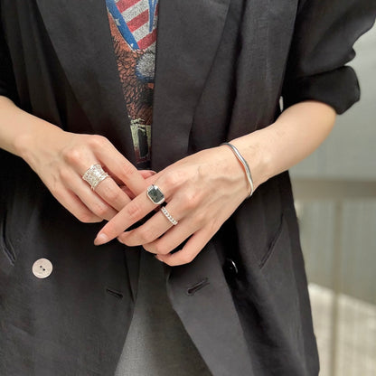 Square design ring 3