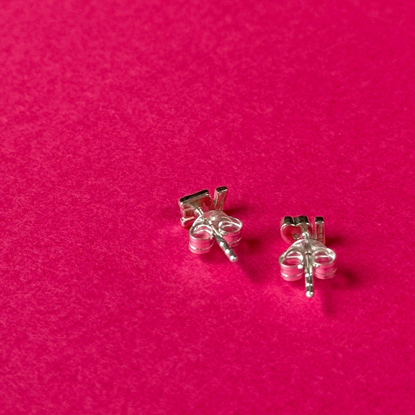 “LOVE” design pierce