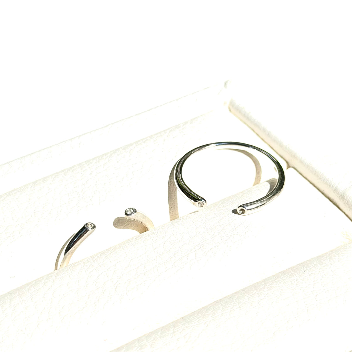 White topaz ring 11