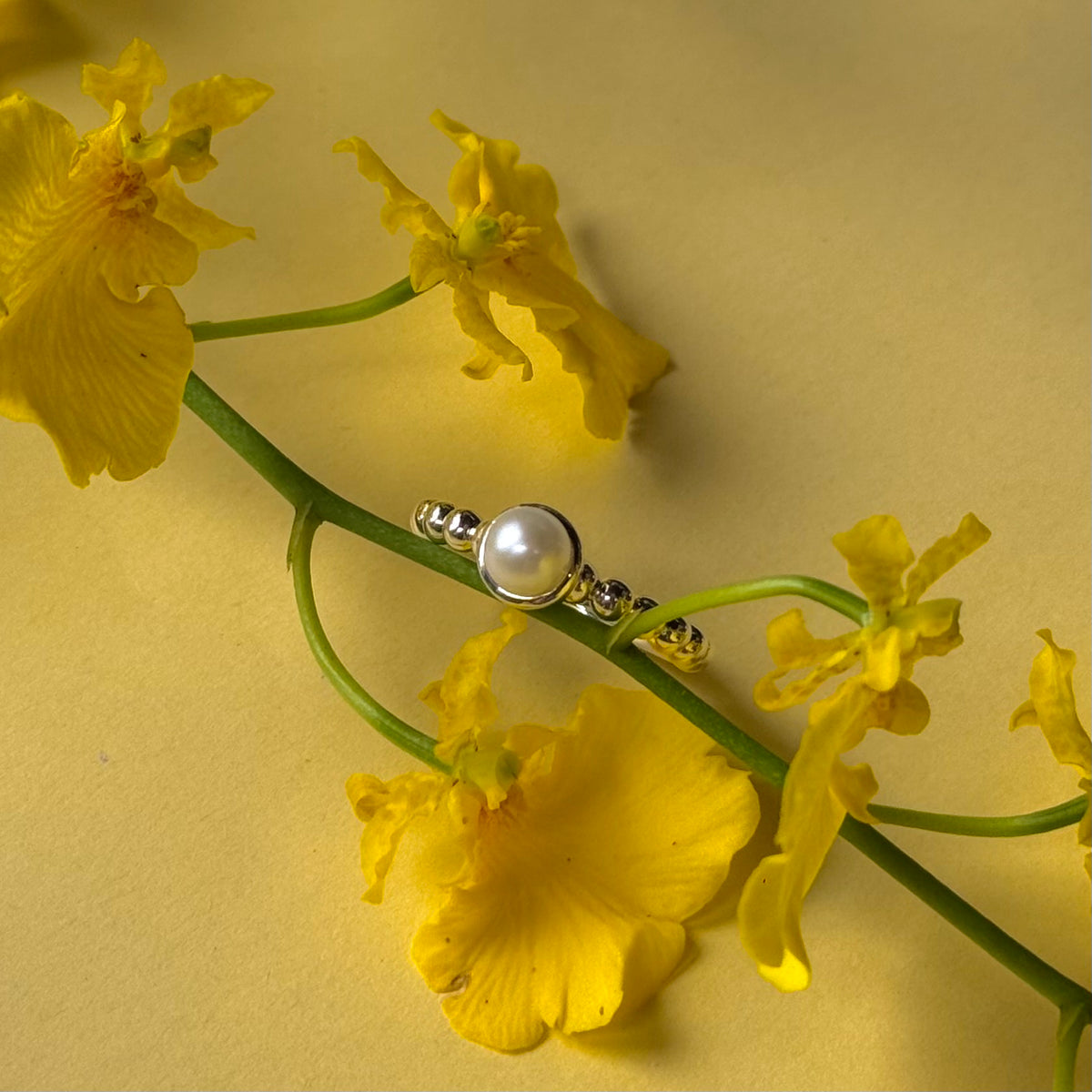 Pearl design ring 2