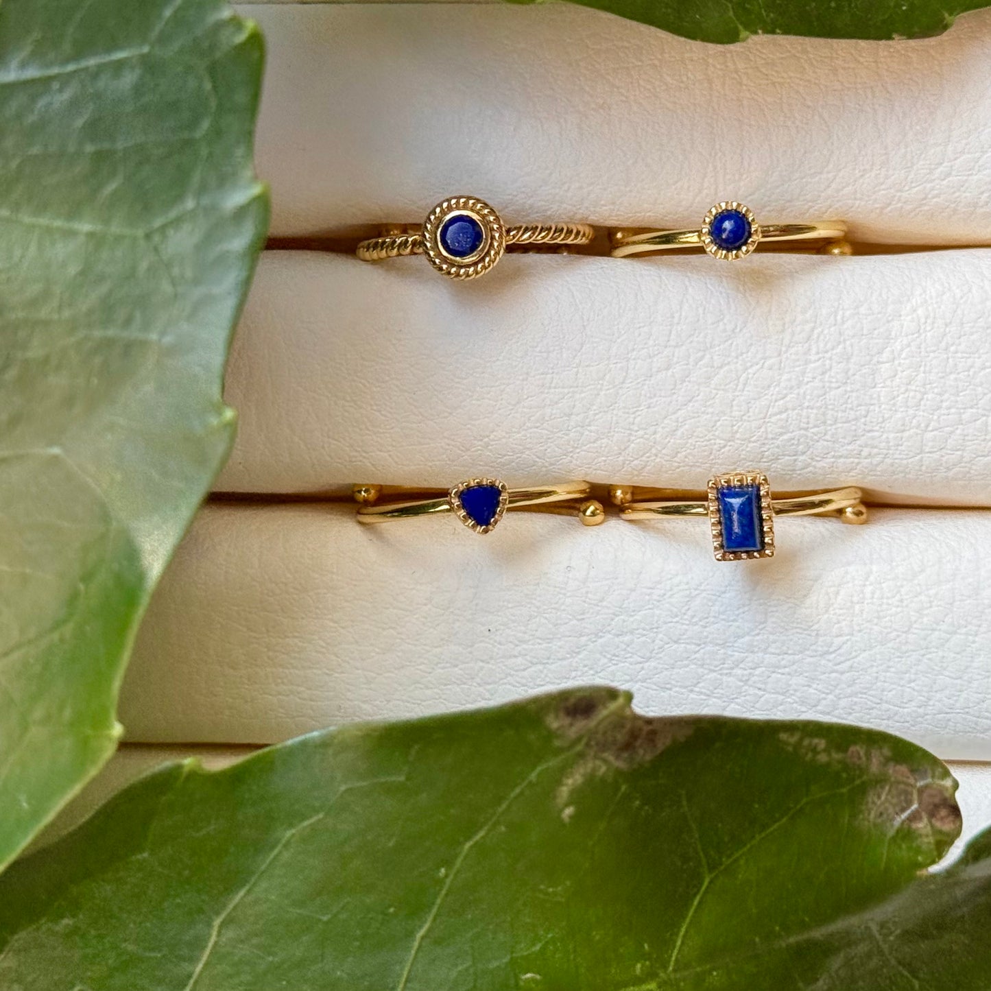 Brass petit ring〈Lapis lazuli〉