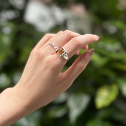 Square design ring 3